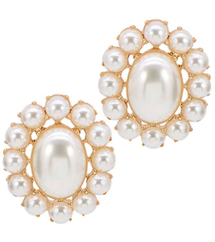 Oval Pearl Earring