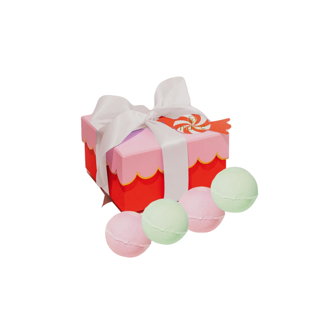 Scalloped Christmas Bath Set