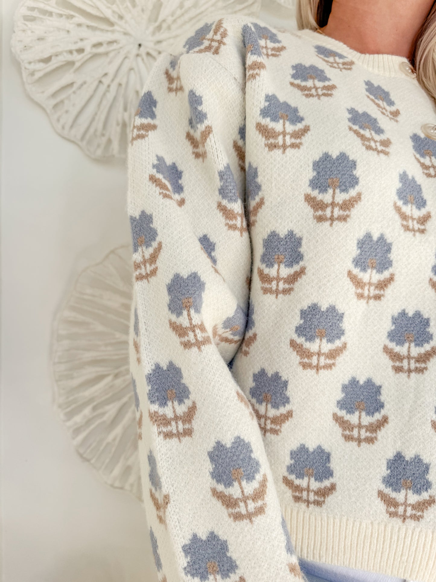 Cream/Blue Floral Jacquard Cardigan