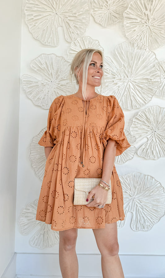 Caramel Eyelet Mini