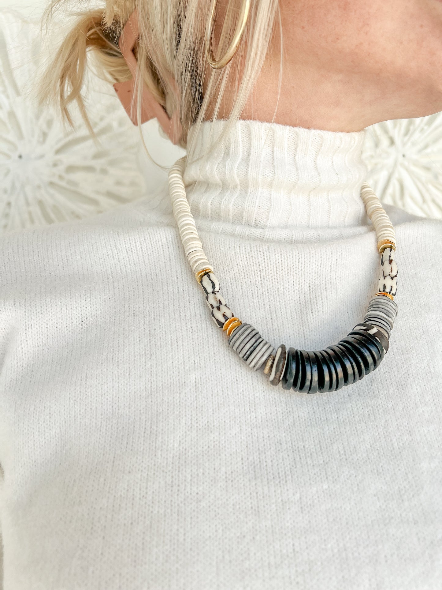 Black/White Bead Midi Necklace