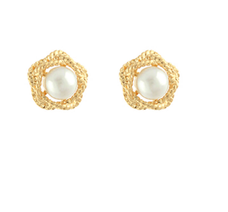 Textured Flower Pearl Stud